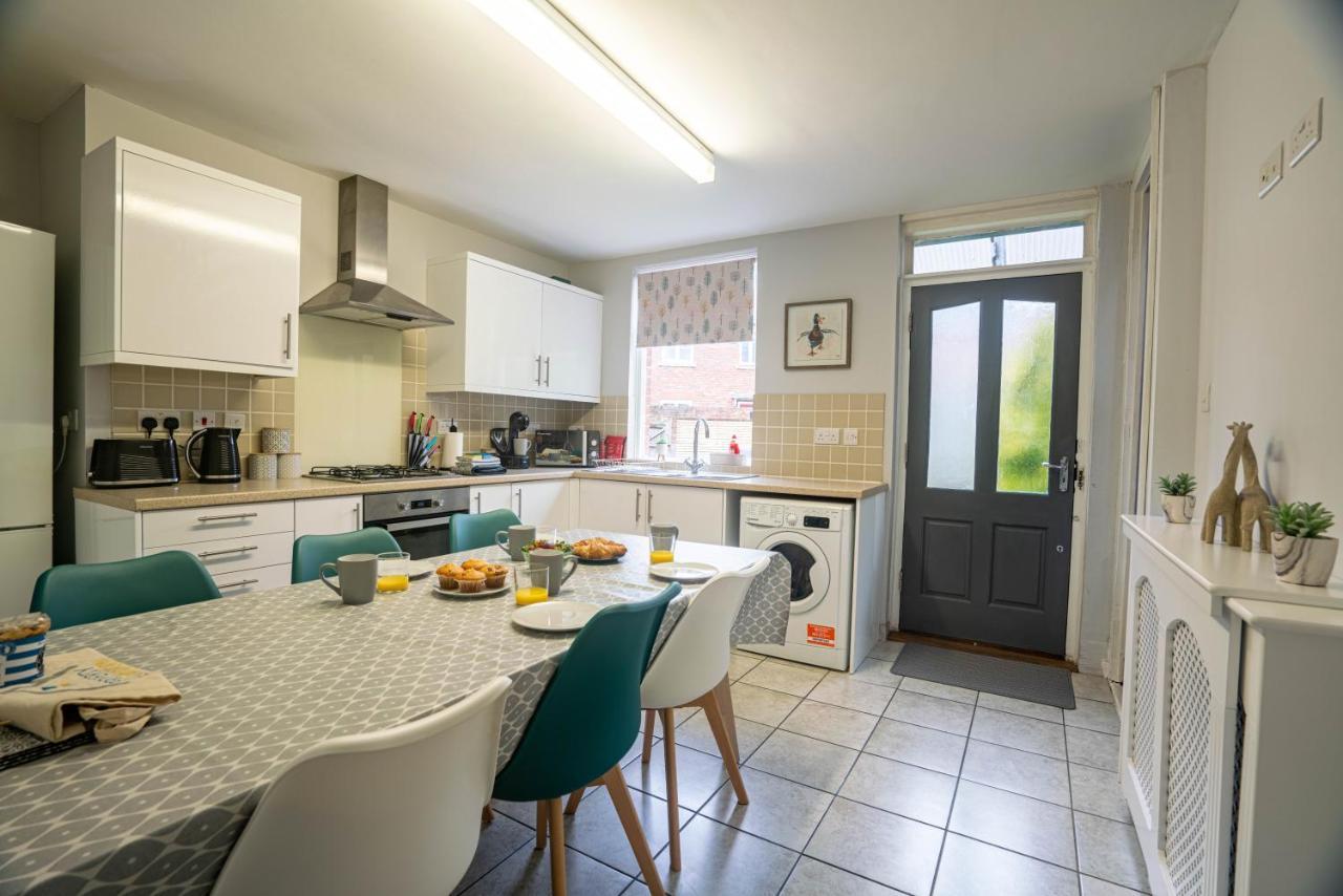The Becket - Three Bedroom City Centre House With Parking Кентърбъри Екстериор снимка