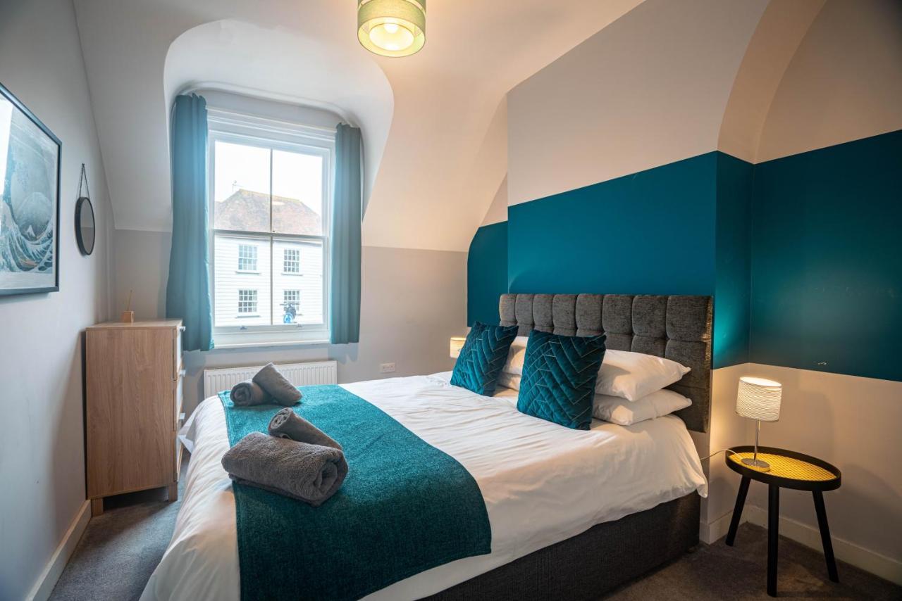 The Becket - Three Bedroom City Centre House With Parking Кентърбъри Екстериор снимка