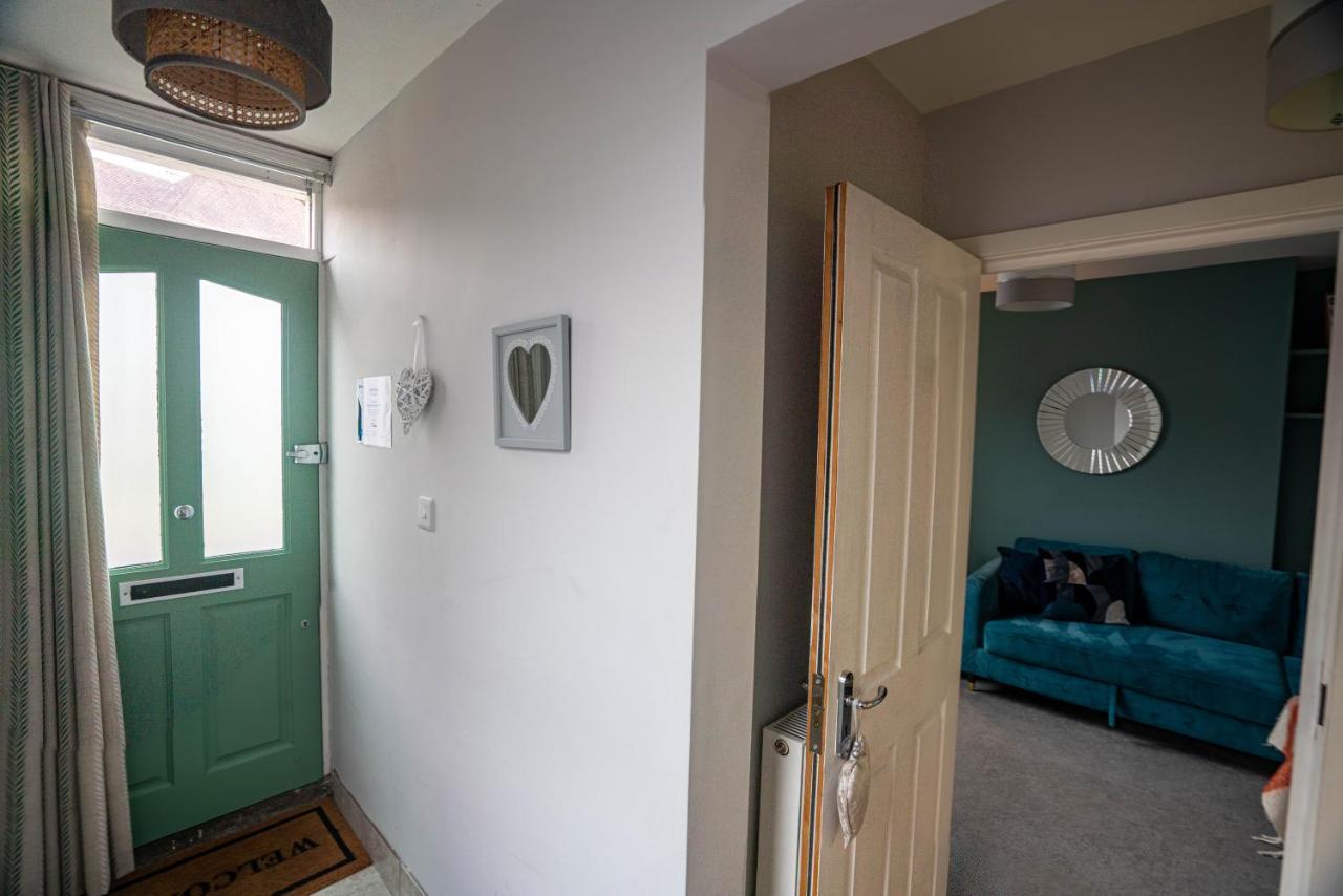 The Becket - Three Bedroom City Centre House With Parking Кентърбъри Екстериор снимка