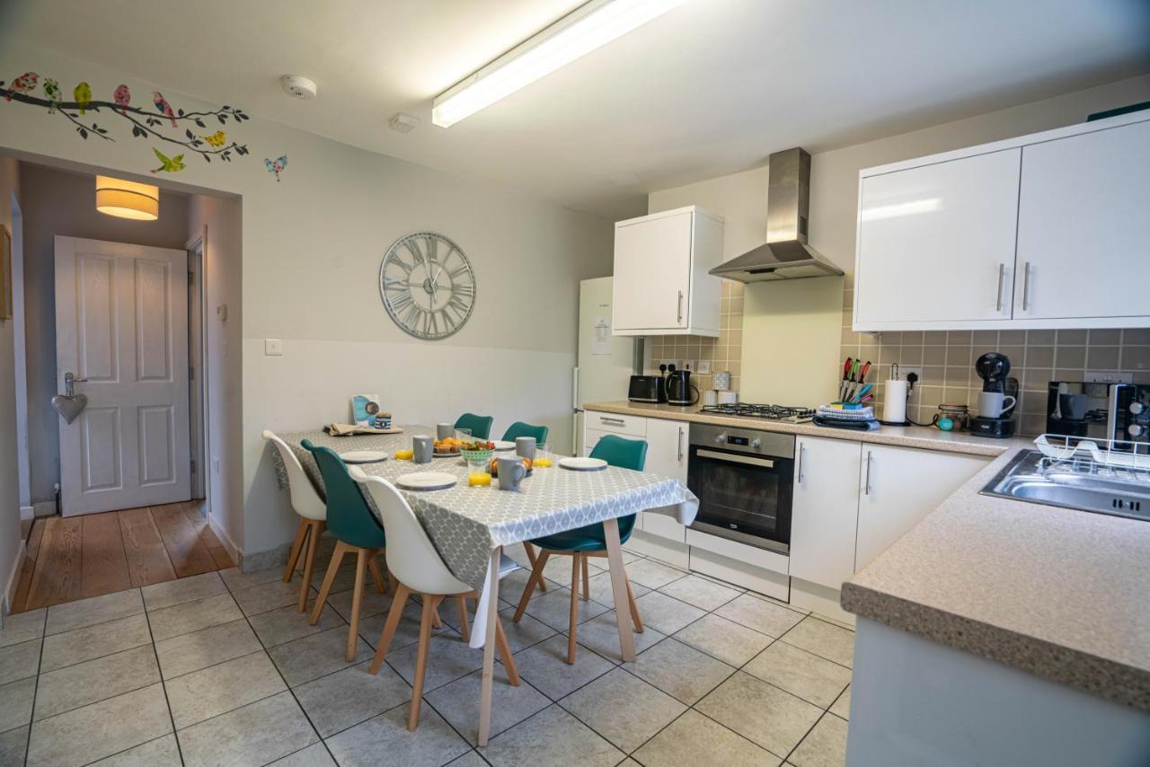 The Becket - Three Bedroom City Centre House With Parking Кентърбъри Екстериор снимка