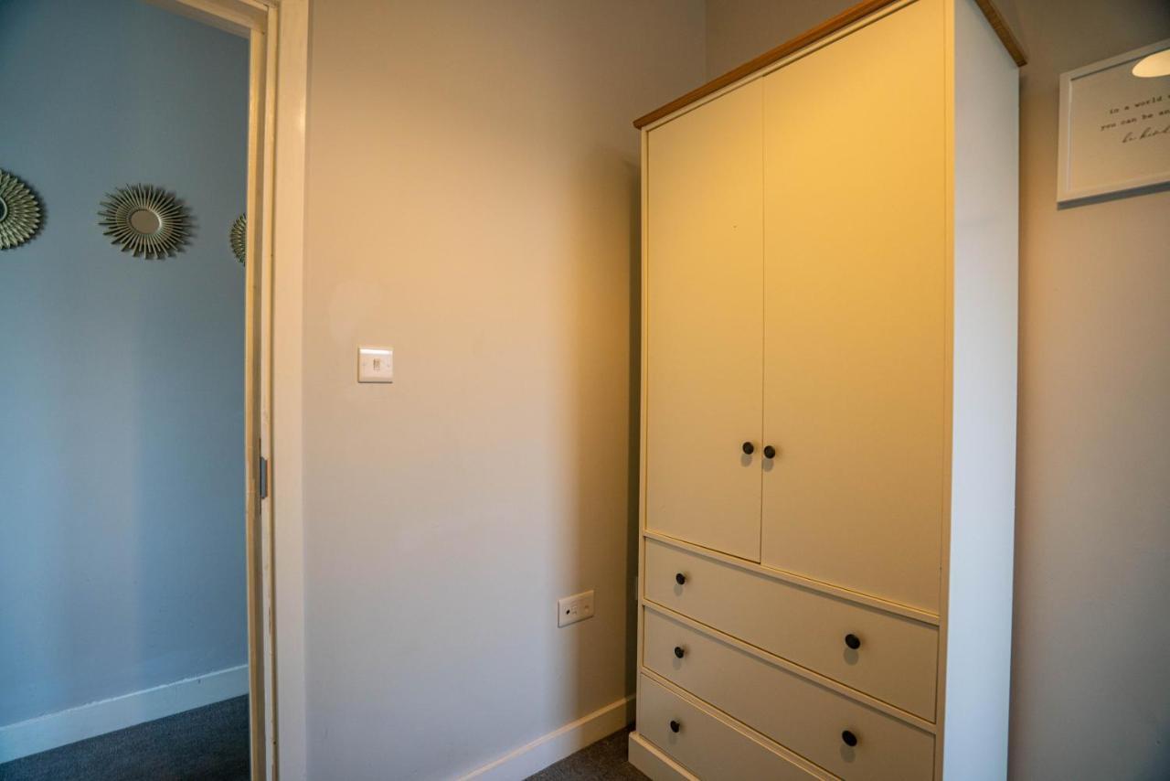 The Becket - Three Bedroom City Centre House With Parking Кентърбъри Екстериор снимка